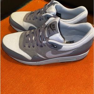 Men Nike Airmax 1 Size 10